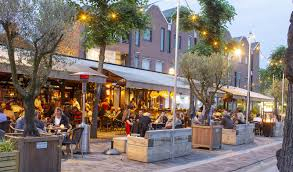 Bezoek gezellig Uden: winkelen- terras